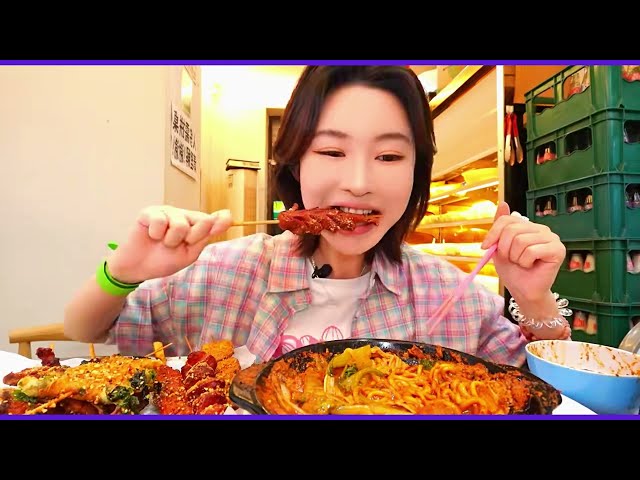 ASMR Mukbang: Crispy Chicken & Spicy Cheesy Noodles! Satisfying Crunch- 바삭한 치킨 & 매운 치즈 국수! 만족스러운 바삭함