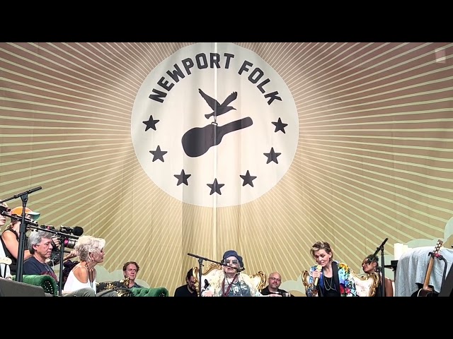 Joni Mitchell (w/ Brandi Carlile & friends) - "Both Sides Now"  @NewportFolkFest