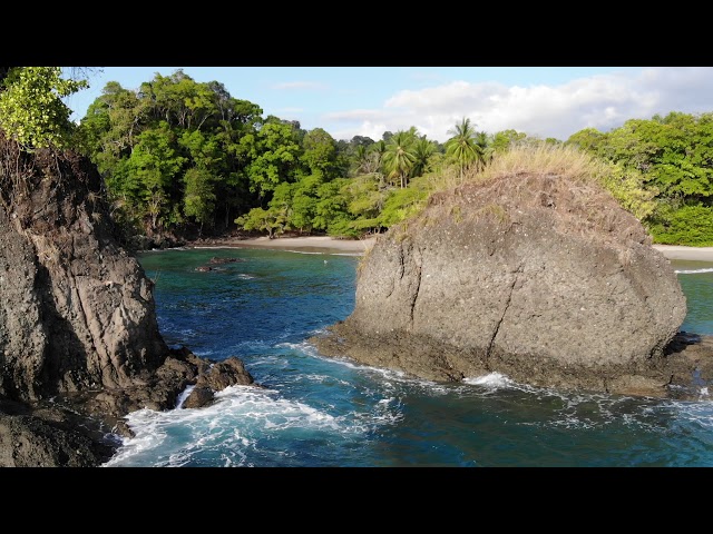 Drone footage - Costa Rica, Playa Espadilla, Parque Nacional Manuel Antonio