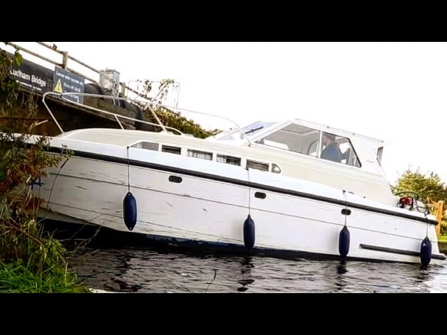 Spring tide  causing drama for the bigger boats to get under Ludham Bridge #river #boat #drama