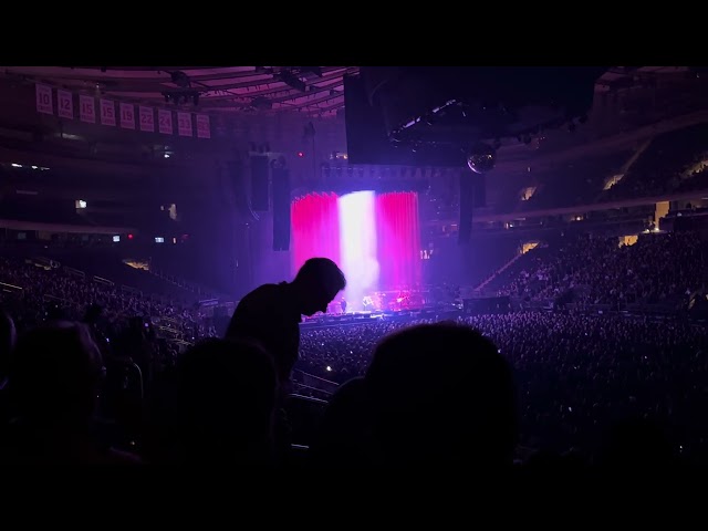 David Gilmour Opening 2nd Set - Sorrow