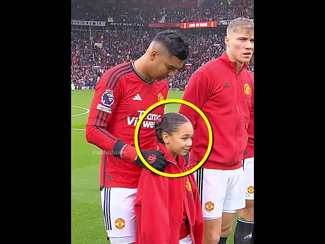 Players & Mascots Wholesome Moments😍