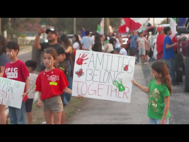 Families hold demonstration against mass deportations in Plant City