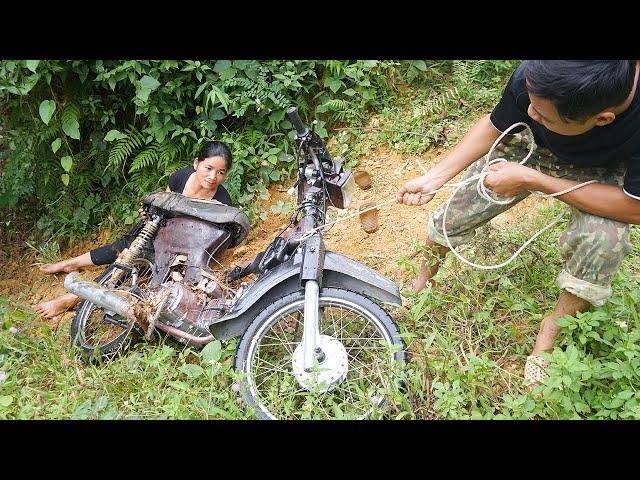 TIMELAPSE I Found an Old Abandoned Motorbike. Why it sucks, I rebuild it FULL VIDEO