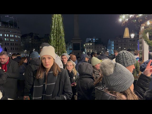 🇬🇧🍾 🥳 🎉 LONDON NEW YEAR'S EVE 2025, WALK AROUND BUSY CENTRAL LONDON HOURS BEFORE NEW YEAR. 4K HDR