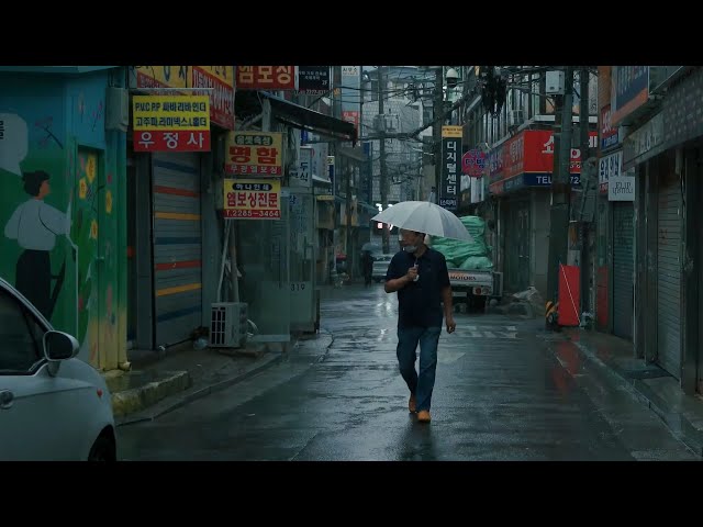 [4K Rain Walk] Rain Pouring Seoul Backstreet, dark as night in broad daylight.