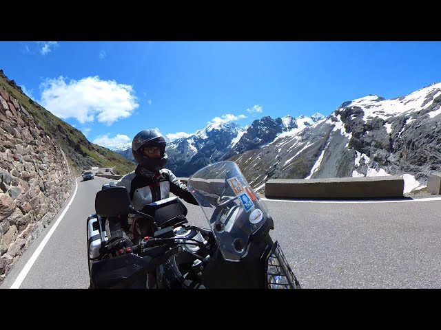 Up and down the Stelvio Pass | Stilfser Joch - 360° 4K video