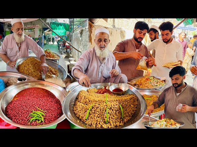 Peshawar’s 80-Year-Old Street Food Baba : Serving Khatiawari Cholay & Rajma | 100/-Rs Desi Nashta