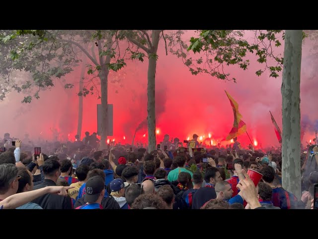 FC Barcelona - Paris Saint Germain. Barcelona Fans Take Over the City Before The UCL Match