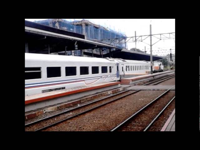 Kompilasi Kereta Api Di Stasiun Jatinegara