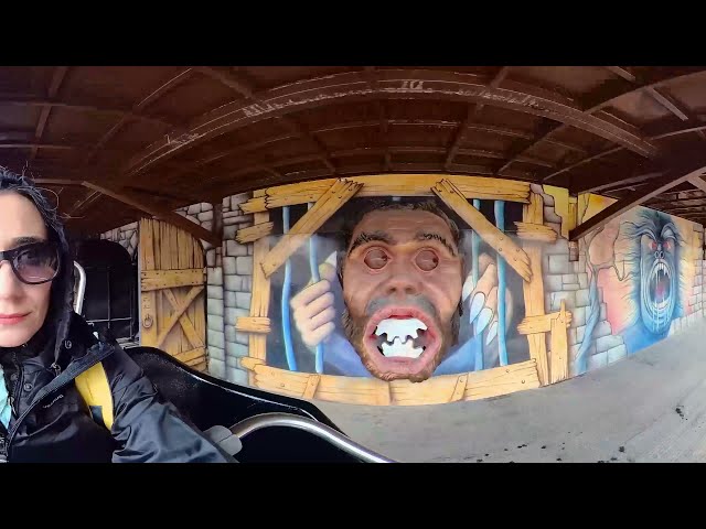 360 VR Video HORROR TUNNEL Theme Park VR Tour - Insta360 OneX2