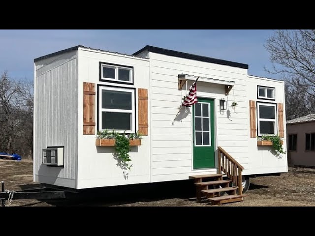 Absolutely Gorgeous Tiny House Has Beautiful Everything