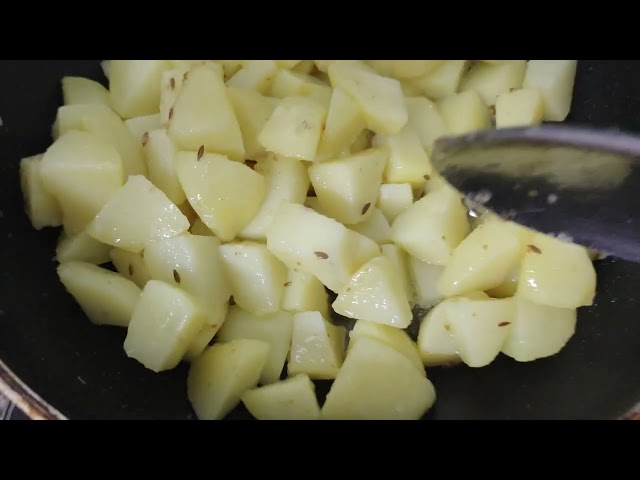 GARLIC POTATO DELIGHT | STARTER IN 10 MIN | YUMMY ALOO | DAILY ESSENTIALS | ANISHA MEHTA