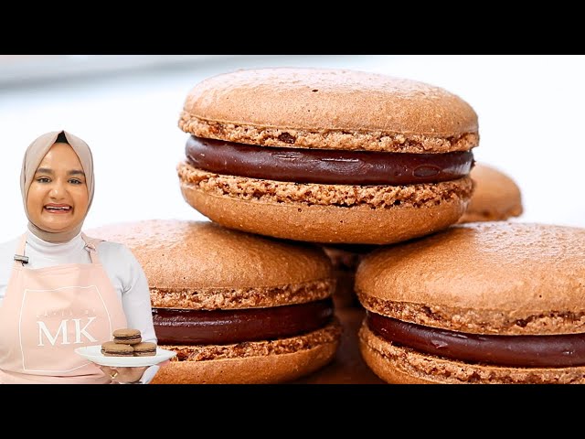 The most rich, decadent CHOCOLATE MACARONS I've ever had