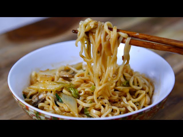 Don't just stir fry egg noodles, try cooking like this really delicious