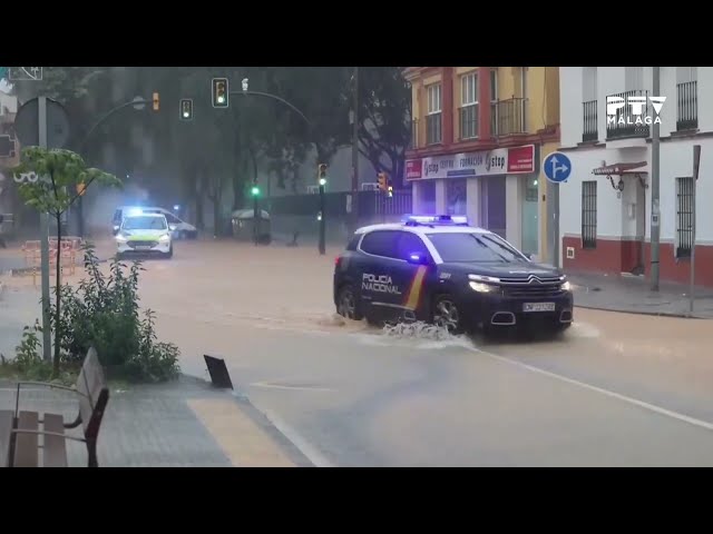 241114 #PolicíaLocalMálaga 🚔#DANA #Lluvias - Aviso #Desalojo Vecinos #Campanillas 📺PTV Málaga