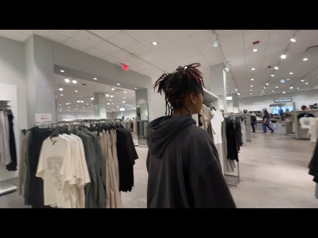 Vlog: Shopping For Spring Break(EXTREMELY HILARIOUS!!!)