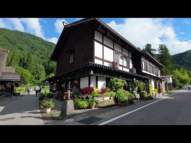 A walk through the ancient village of Shirakawa, Japan