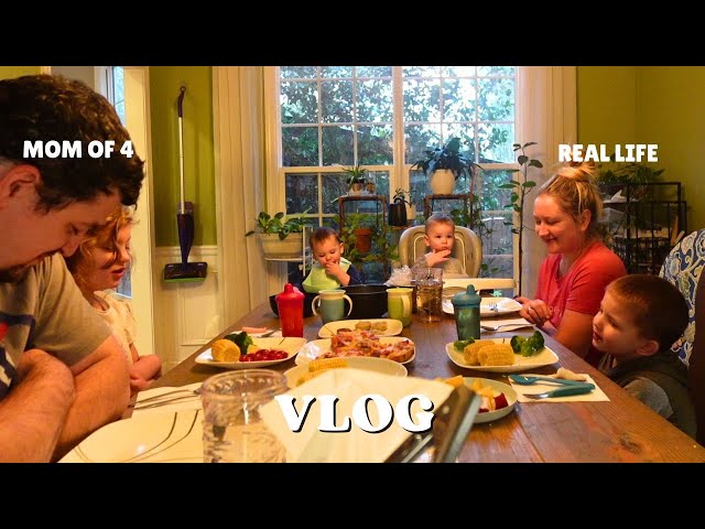 twin mom  mom of 4 vlog  day in the life as a mom // christmas