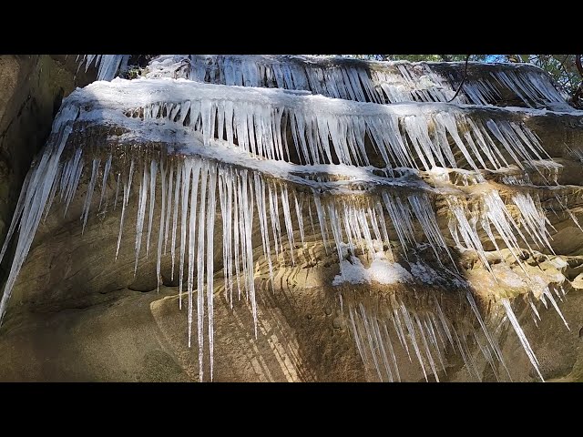 Trail to Slave Falls in Winter