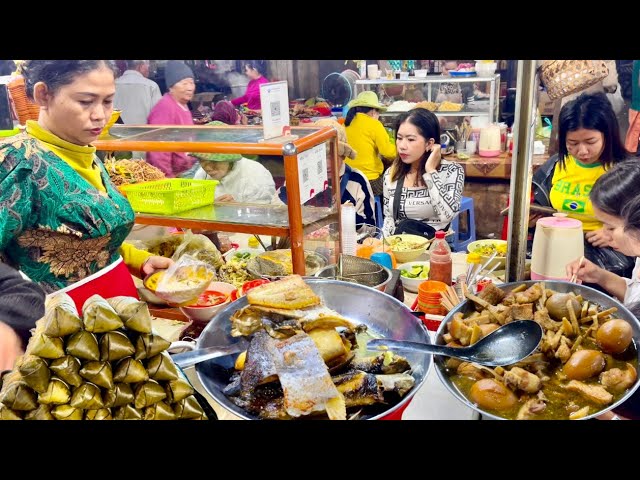 Best Cambodian street food at Takeo market- chicken thigh rice, noodles, fish, soup & delicious food