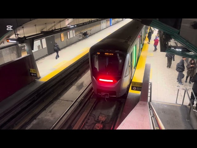 Montreal Metro | Top view of Azur MPM-10 at LAURIER STATION |Azur đến Laurier| February 11, 2025