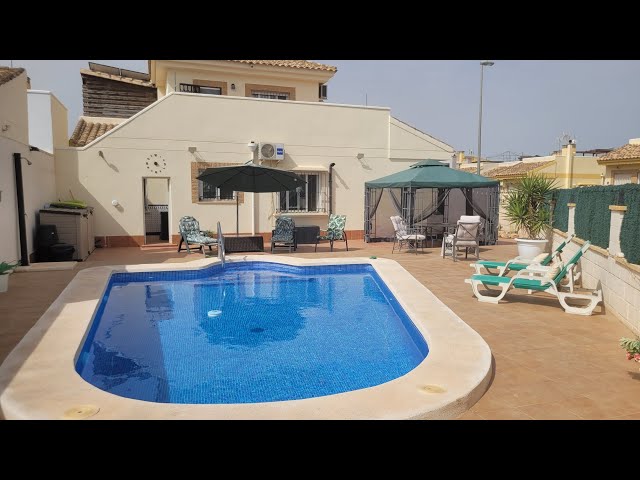 Fabulous 3 bed 2 bath end villa in Sucina with a private pool