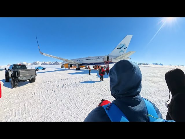 [4K | 360°] Stepping off the plane in Antarctica