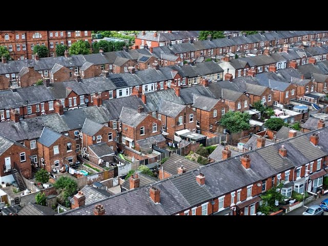 UK House Prices Decline at Fastest Pace Since 2009