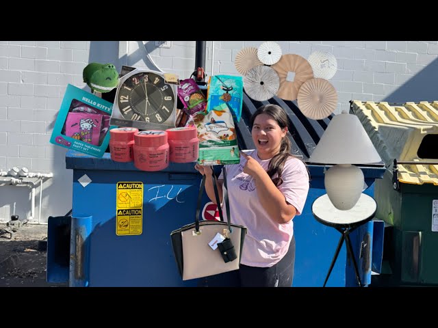 DUMPSTER DIVING- AMAZING FINDS!!