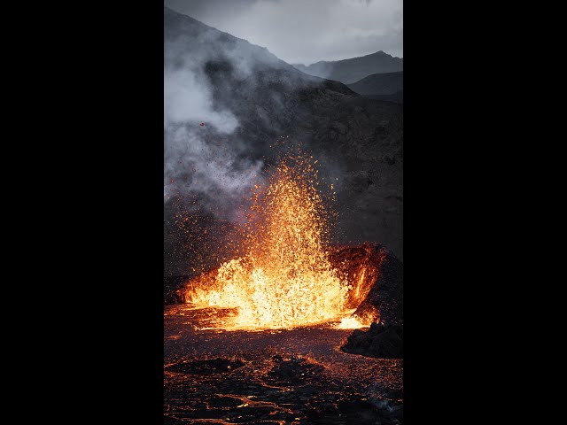 Lava Fountain at the Volcano Eruption in Iceland - Slowmo HQ with Audio 2022