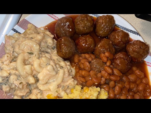 Easiest Crockpot Meatballs/Sharon Lynette's Place #yummy #yummyfood #meatballs #missnaturalshay