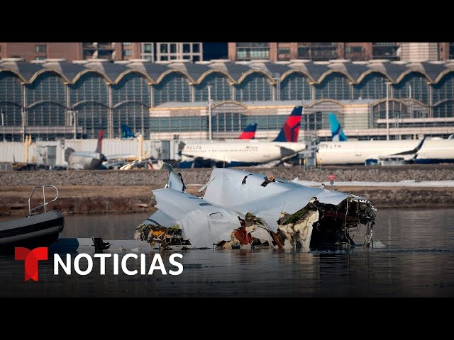 Solo había una persona trabajando en la torre de control | Noticias Telemundo