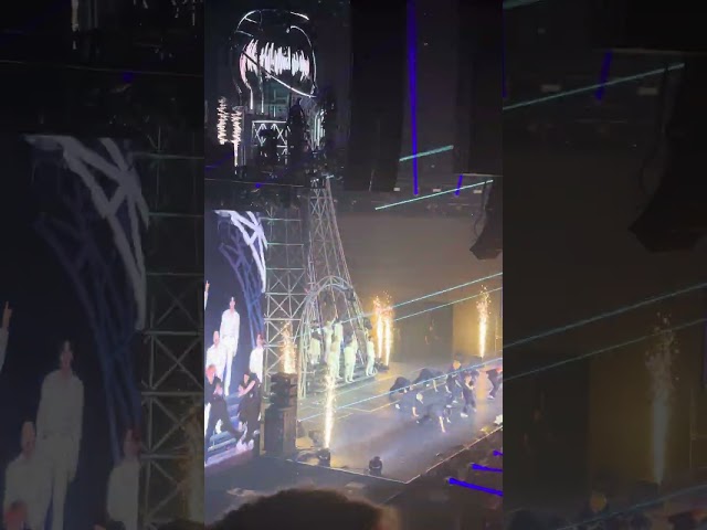 250203 ATEEZ in Amsterdam - Crazy Form (Bridge)