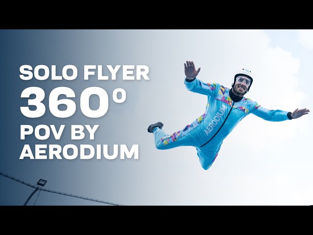 Wind tunnel solo flyer with 360 degree view