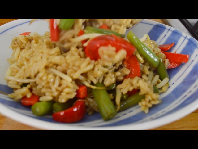 How To Make A Veggie Thai Fried Rice - Blue Dragon x The Dumpling Sisters 2017