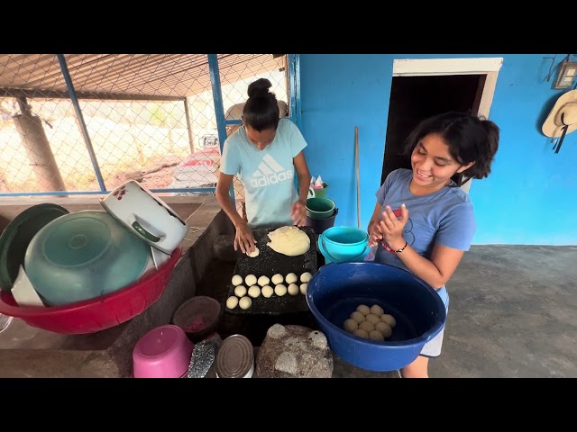 Hicimos tortillas de harina🥰+ arreglando la luz😁 #tendencia #videoviral #mividadiaria