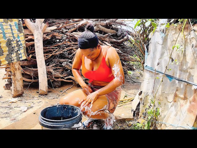 African Village Life | Typical Village Girl Having an Outdoor #shower #villagelifevlog