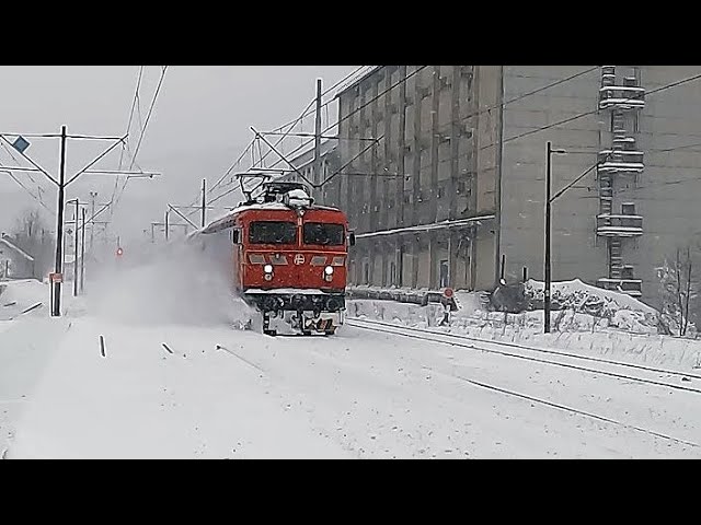 Train ride through strong bora wind and snow; Rijeka - Fužine round trip, Croatian railways HŽPP