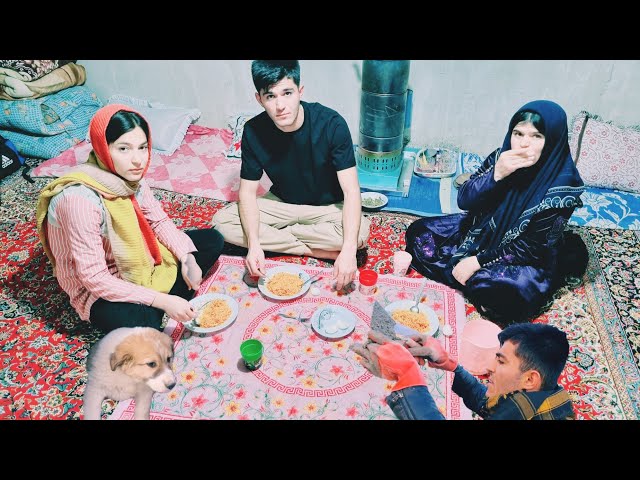 Nomadic cooking: Pasta cooking by Ajab Gol and construction work by Hassan and Fatemeh🍝🍝🥰