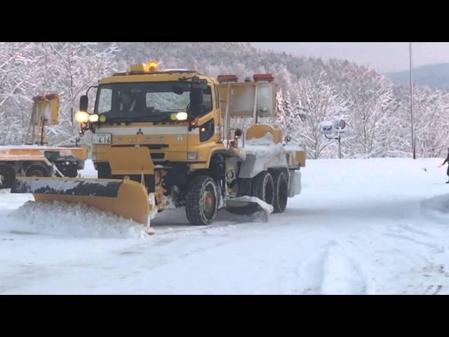 トラック型の除雪車 　Snow removal truck