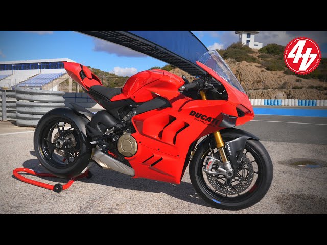 2022 Ducati Panigale V4S Walkaround