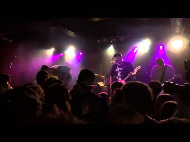 Trophy Eyes - Chacho (Annandale Hotel 24/11/2013)