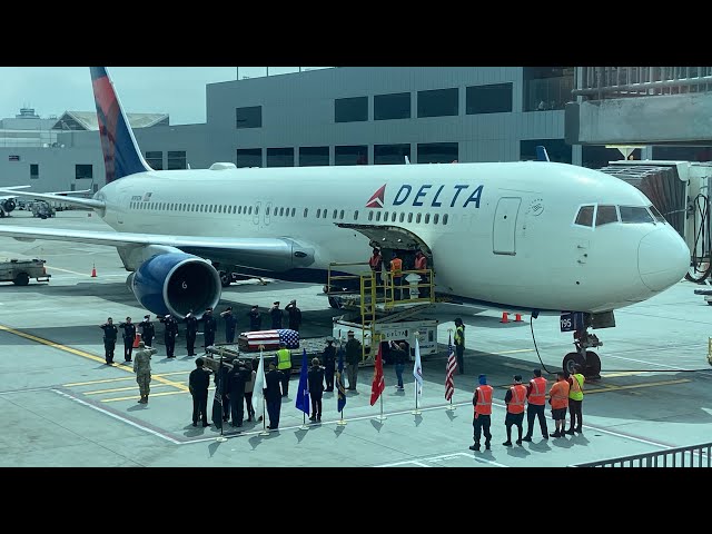 Fallen Soldier Returns Home - Delta Airlines Boeing 767-300 at Los Angeles (LAX)