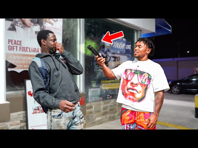 FART SPRAY MIC PRANK IN THE HOOD! | (Re-Uploaded)