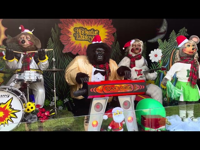 Silent Night/Feliz Navidad- The Rock-afire Explosion @ Volo Auto Museum