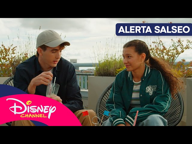 AYLA Y LOS MIRROR: Alerta salseo: ¿Qué pasa entre David y Ayla? 😏 | @disneychannelES