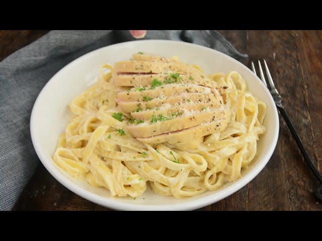 Chicken Alfredo - Comforting Dinner at Home!