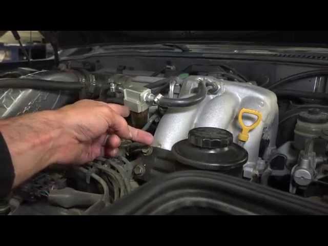 Toyota Land Cruiser FJ80: Axel Fluid and Fuel Filter Change Part 22