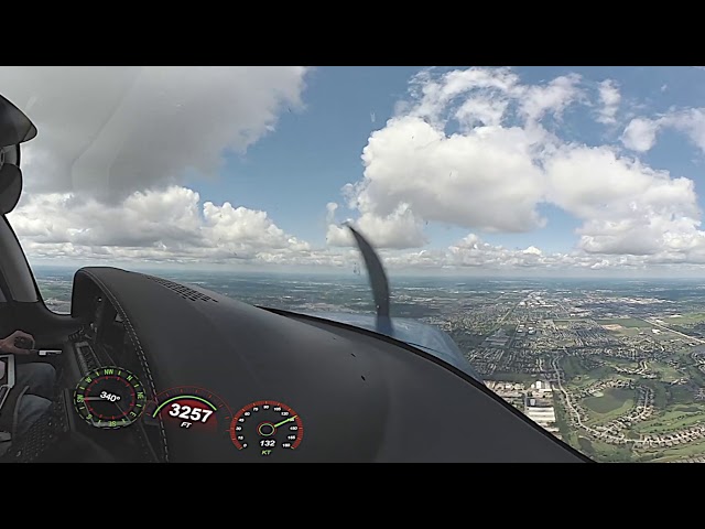 360 video Cirrus SR 22 landing at KDPA (near Chicago) 7/27/18